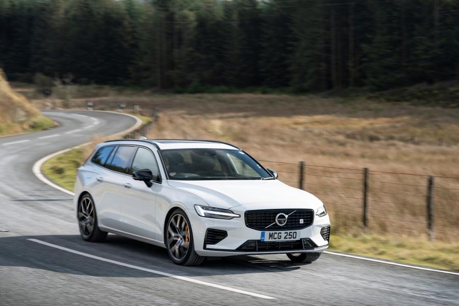  Volvo V60 T8 Polestar Engineered 2019 года  (UK) (фото 13 из 40)
